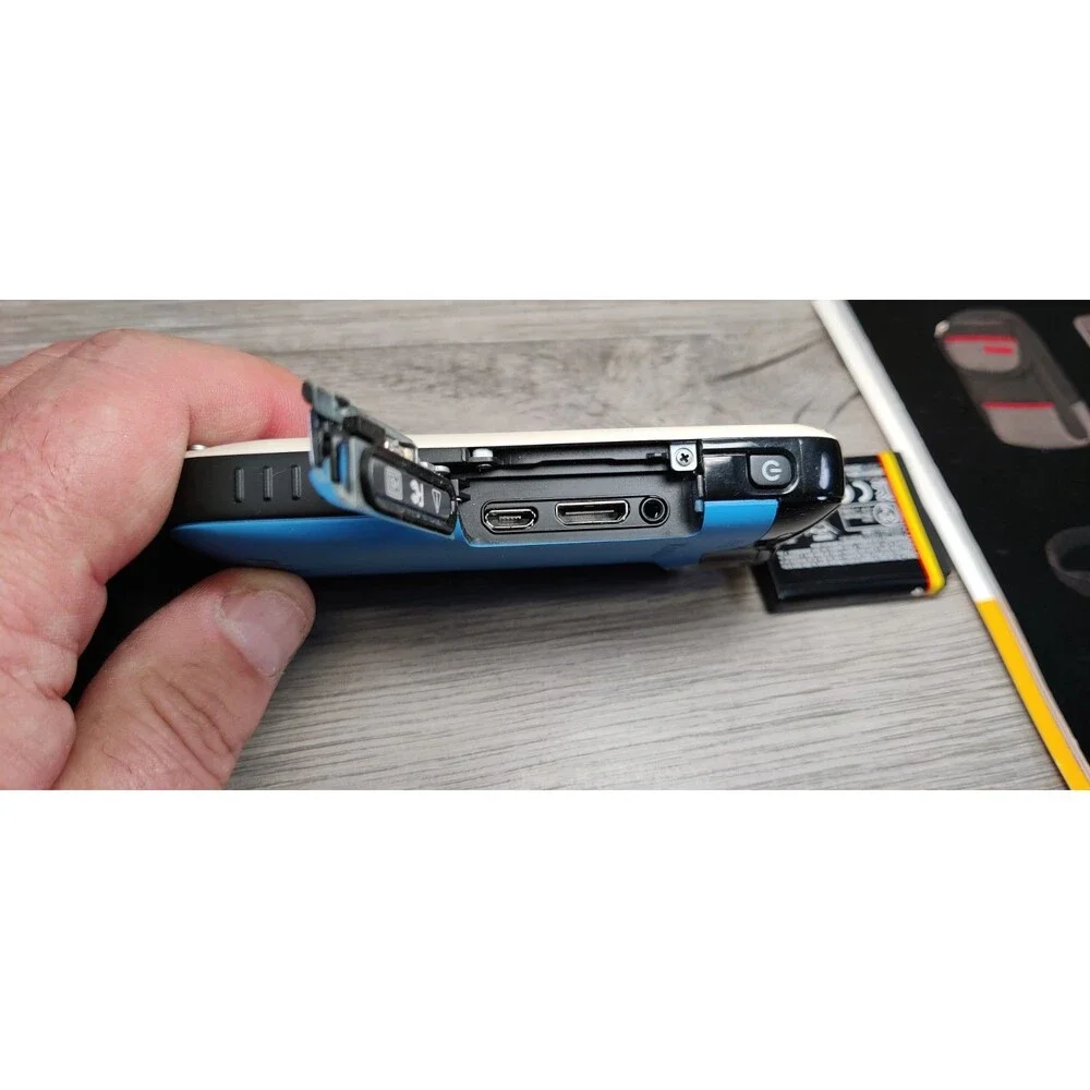 Kodak PlaySport (Zx3) HD Waterproof Pocket Video Camera (Blue)-No charger Untest